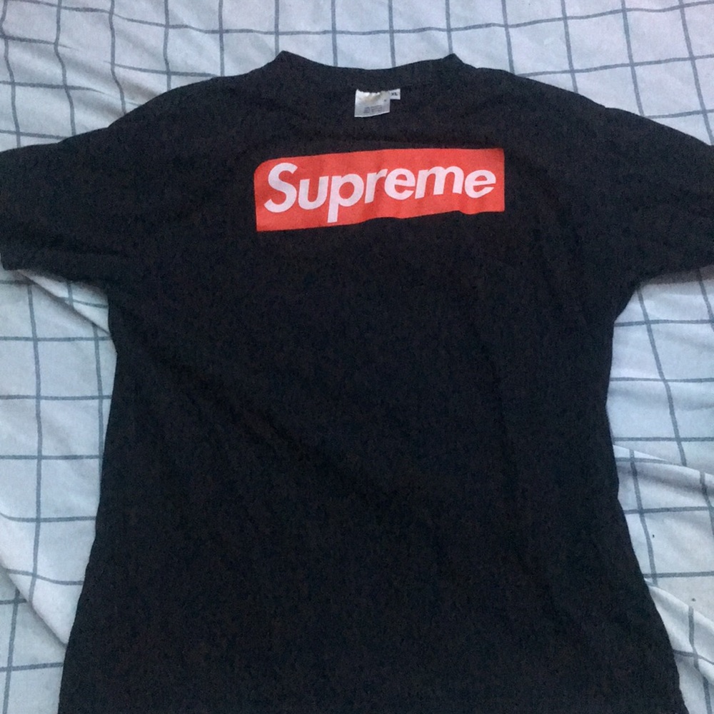 Supreme t shirt